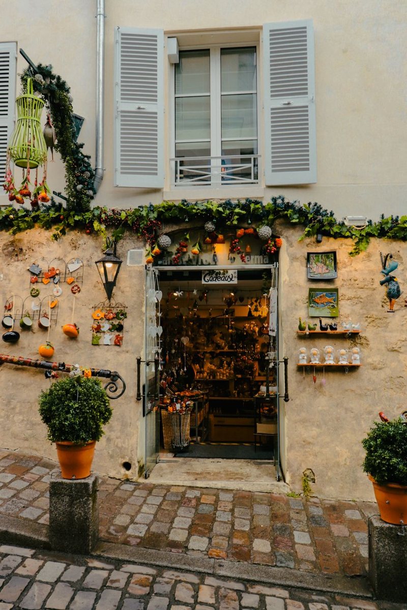 A boutique facade in Le Marais