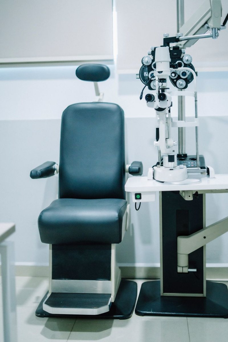 Eye examination room