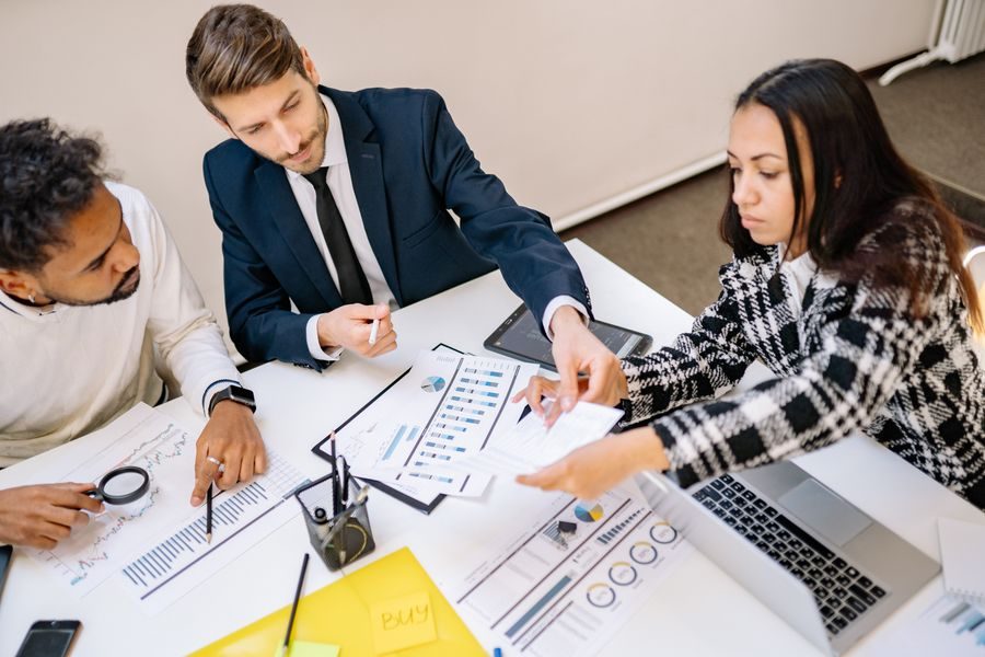 Equipe da Nexo Digital trabalhando em estratégia