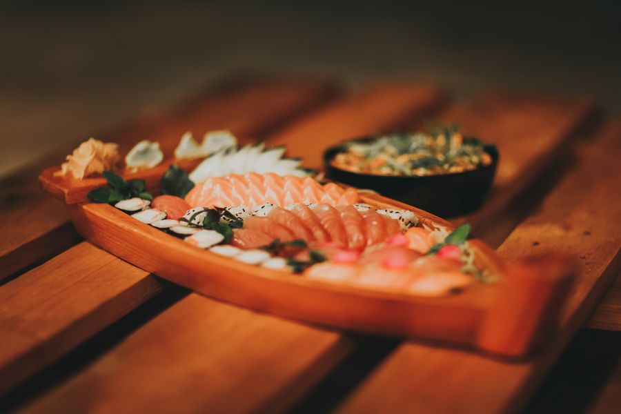 Sushi board for sharing