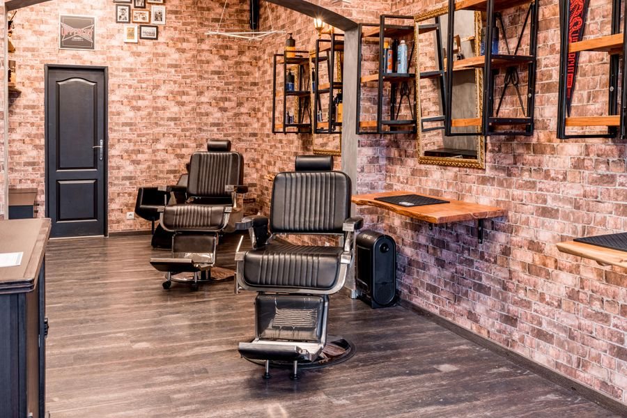 Barber room with leather chairs